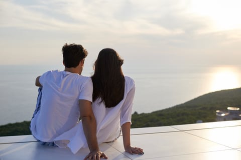Vacation-Rentals_couple-enjoying Casago vacation rentals